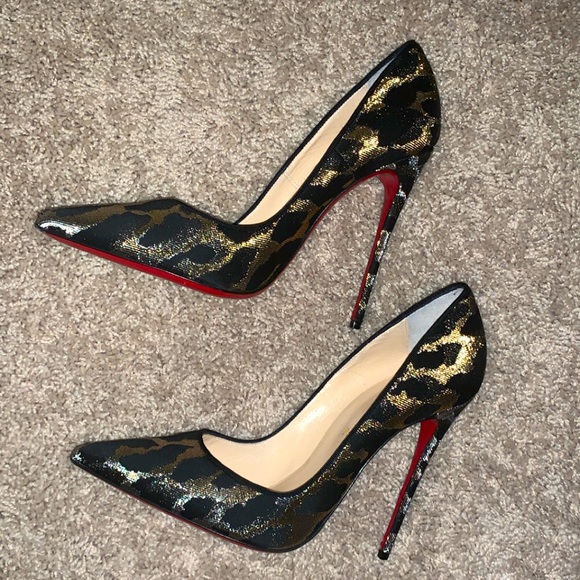 Christian Louboutin Shoes - Red bottoms
